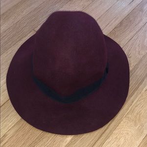Maroon hat